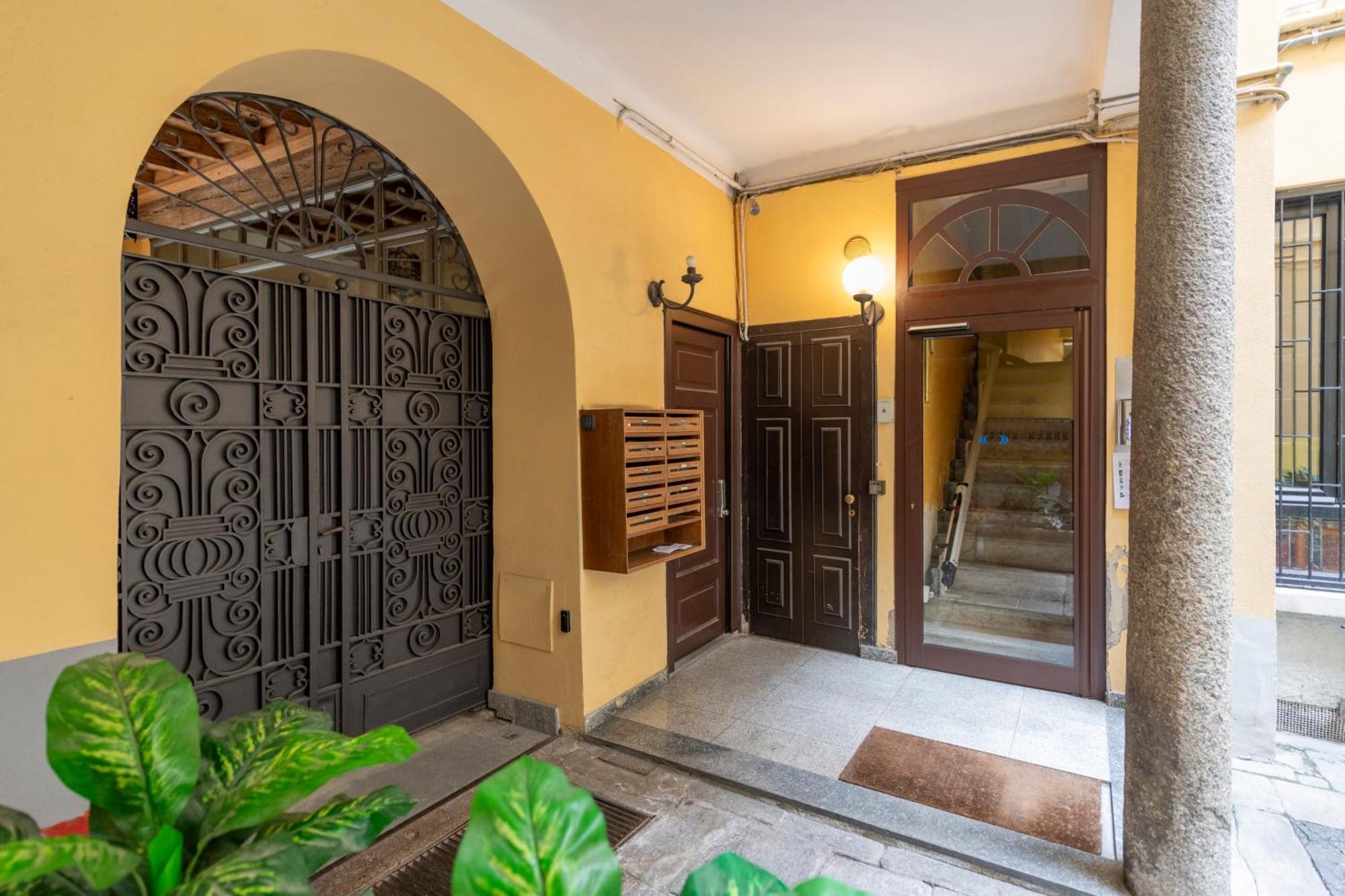 Appartamento Pontaccio, 4 - Vivere In Brera, Con Ampio Terrazzo